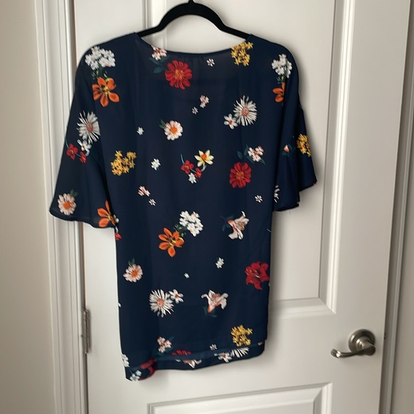 Pleione top in size L - Picture 2 of 3